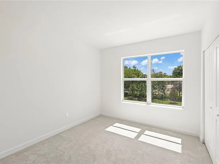 5653 Stradella Dr — Photo 9