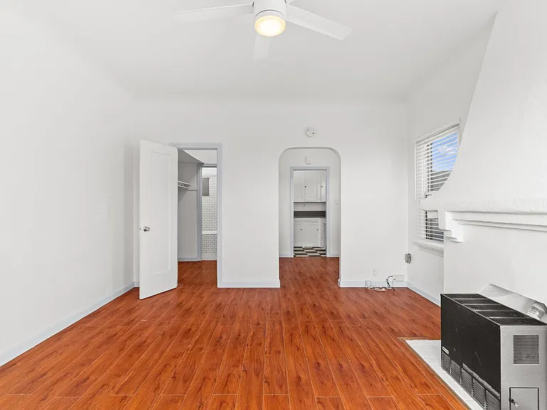 1115 E Broadway — Photo 11