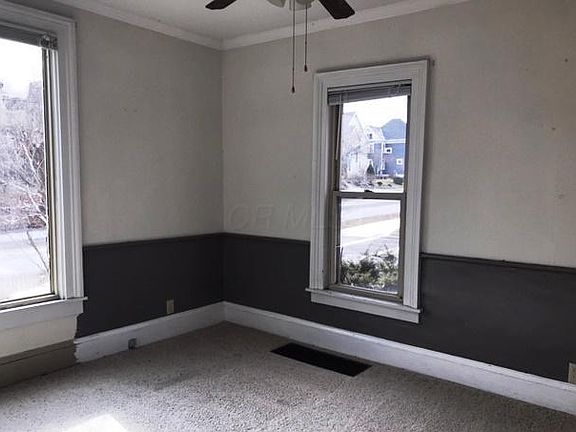 4th image of 422 W 5th St