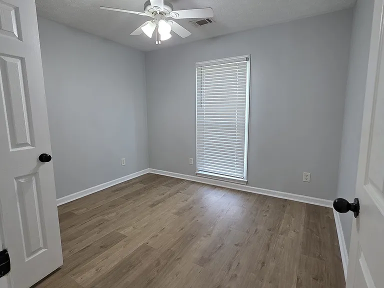 98 Lee Road 2095 — Photo 11
