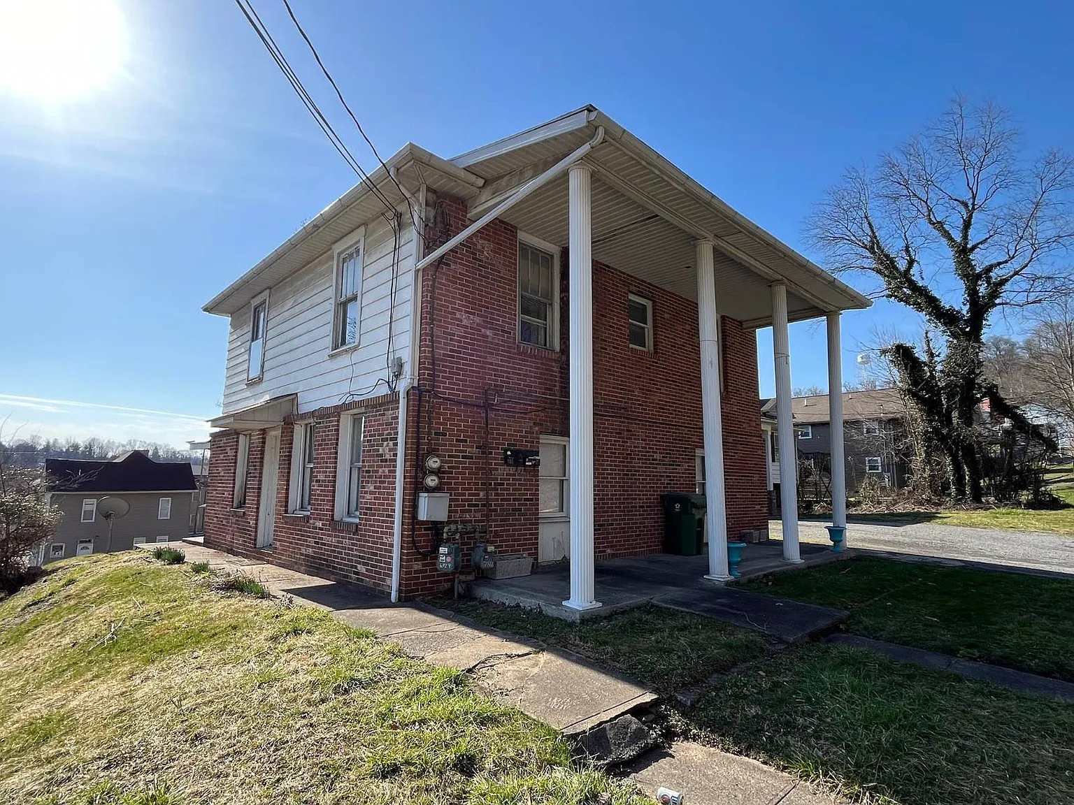 701 Grant Ave photo 1