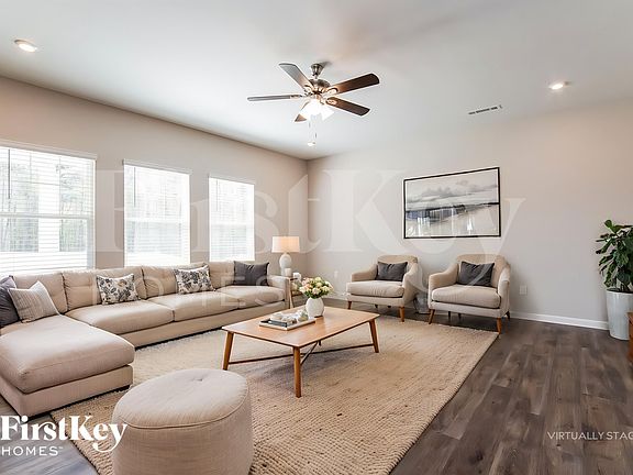 4th image of 171 Tryon Pointe Dr