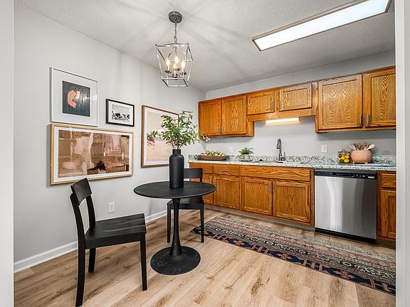 Remodeled 1 Bedroom 1 Bathroom