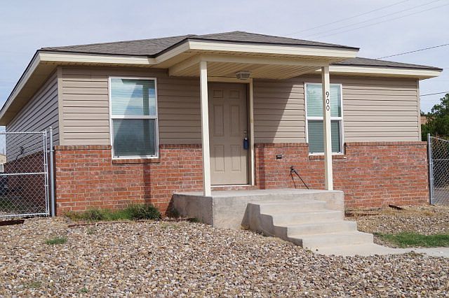 1st image of 900 N Kelly Ave