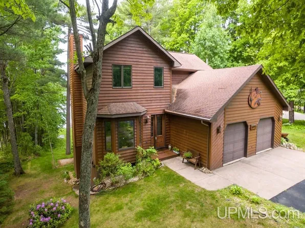 8 Gold Dr, Ishpeming, MI 49849