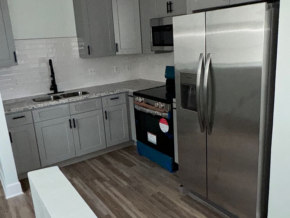 1st image of 2 Hollygrove St #1900