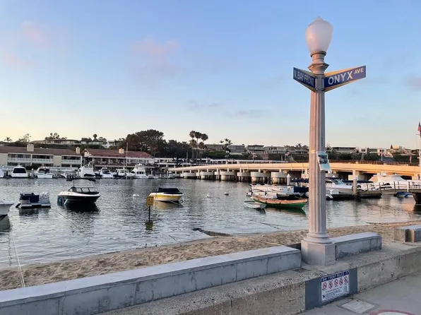 321 Onyx Ave Unit 1/2, Newport Beach, CA 92662