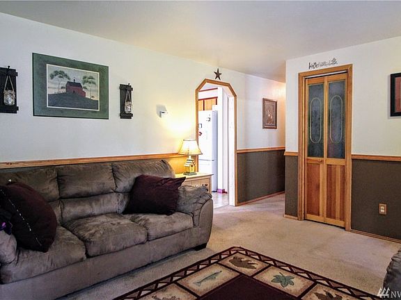 5th image of 8903 Quinault Dr NE