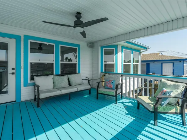 385 Ling St, Bayou Vista, TX 77563