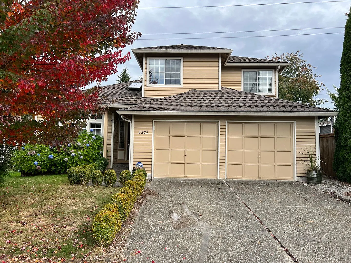 Cul-de-Sac Living with Indoor-Outdoor Ease in Everett — Photo 2