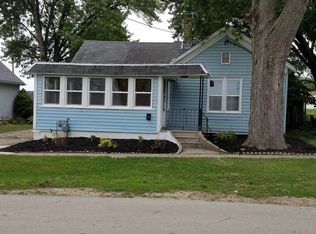 230 Robinson St, Genoa, IL 60135