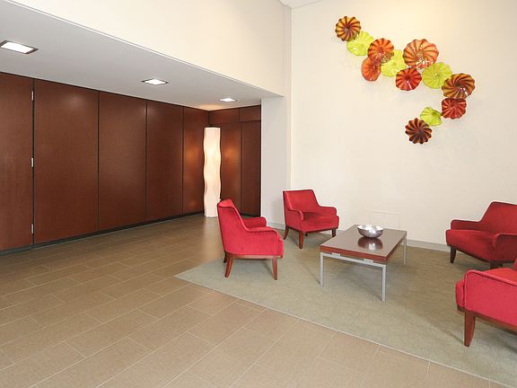 5th image of 165 N Kenilworth Ave APT 4F