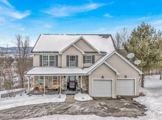 24 Emerald Dr, Throop, PA 18512