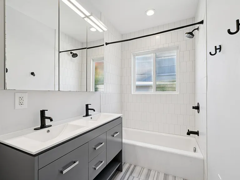 Second upstairs full bathroom