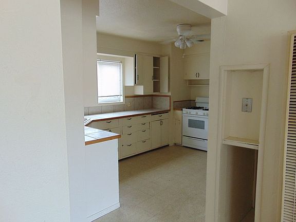 3rd image of 318 E 12th St APT 1