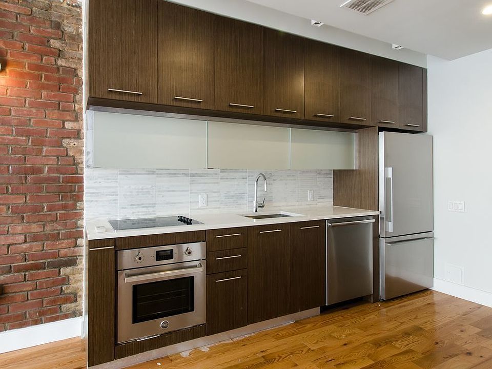 1st image of 72 Willoughby St #5DD