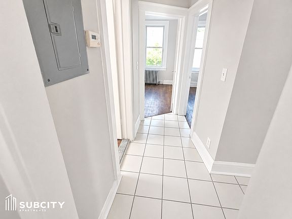 2nd image of 381 Leslie St #2C