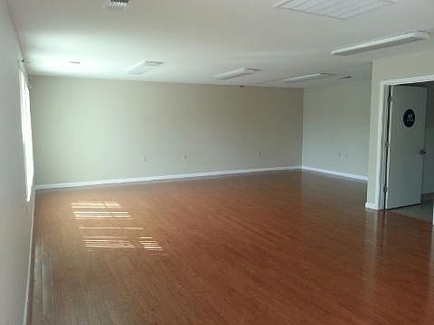 4th image of 3013 El Camino Ave