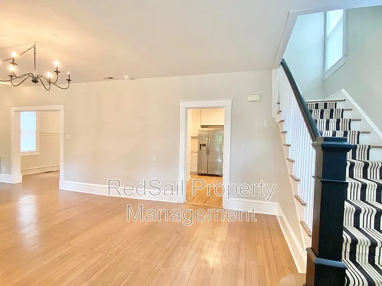 53 Shenandoah Rd — Photo 3