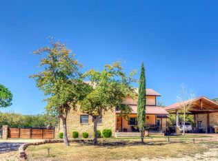 735 N Saddle Mountain Rd, Leakey, TX 78873