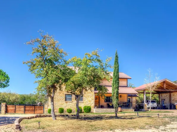 735 N Saddle Mountain Rd, Leakey, TX 78873