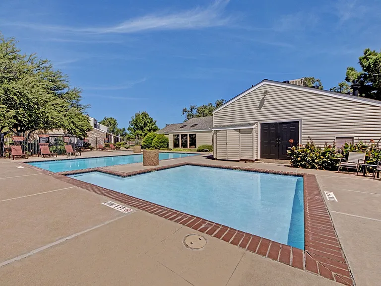 Cypress Pointe — Photo 13