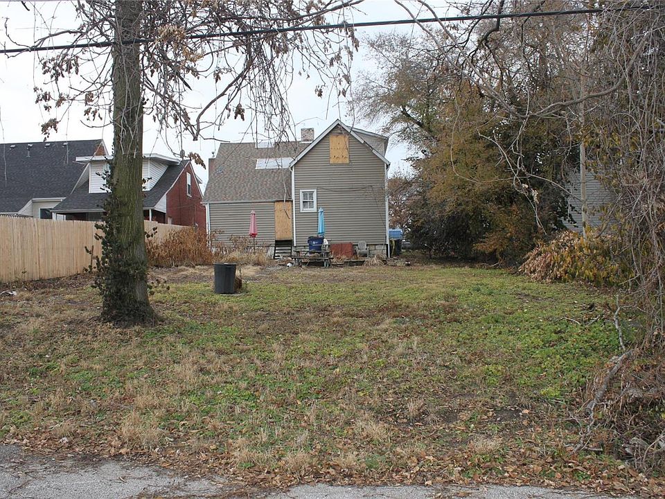 2nd image of 414 N Benton Ave