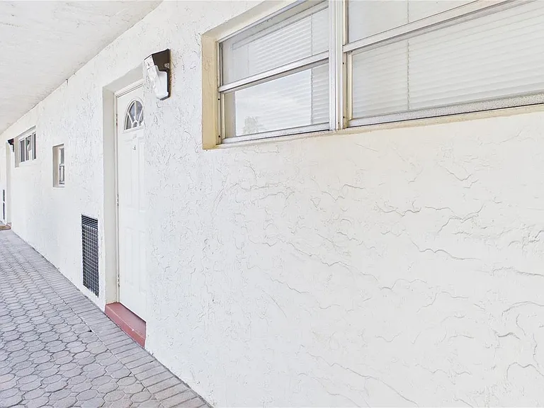 381 S Hollybrook Dr #106 — Photo 18
