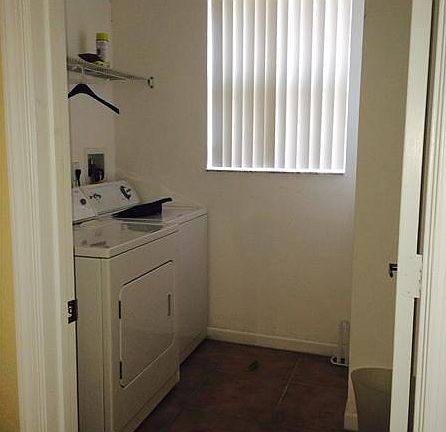 3rd image of 1200 NE 37th Ave