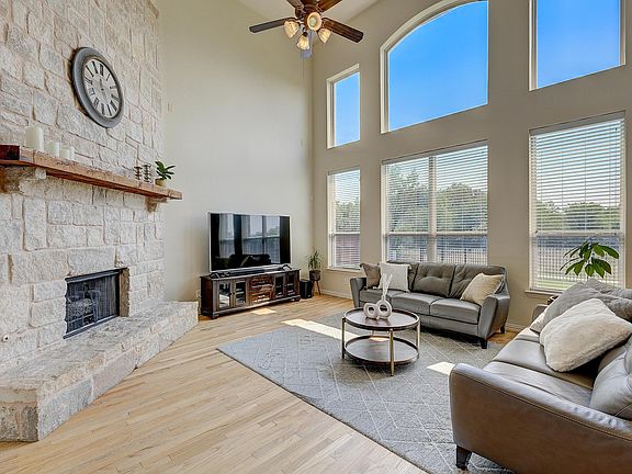5th image of 9008 Hawley Dr