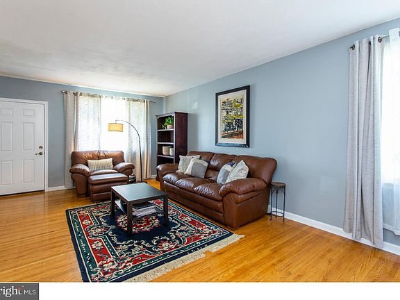 2nd image of 22 Miami Rd