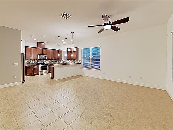 3rd image of 9440 Trinana Cir