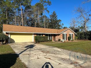 513 N Main St, Glennville, GA 31313