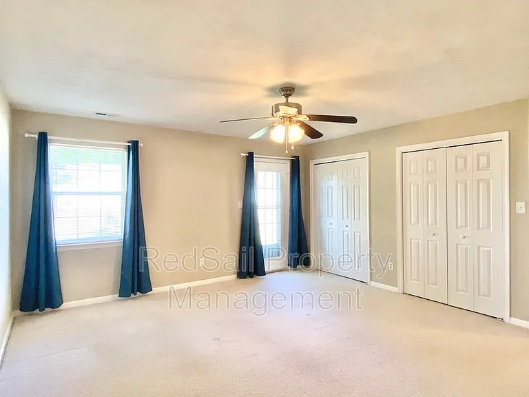 145 Bridle Ln — Photo 12