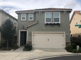 7043 N Creative Dr, Fresno, CA