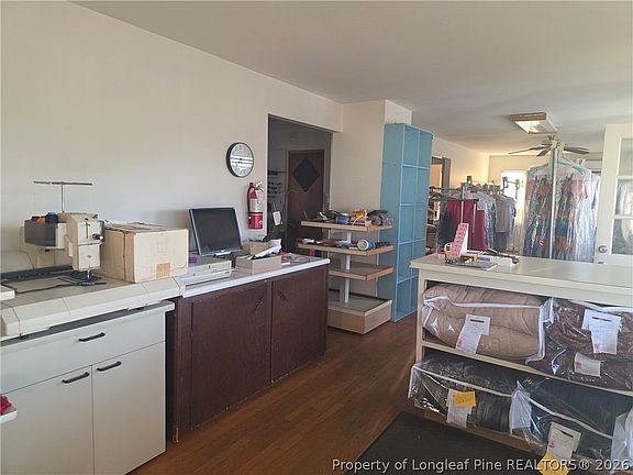 5th image of 712 E Country Club Dr NW