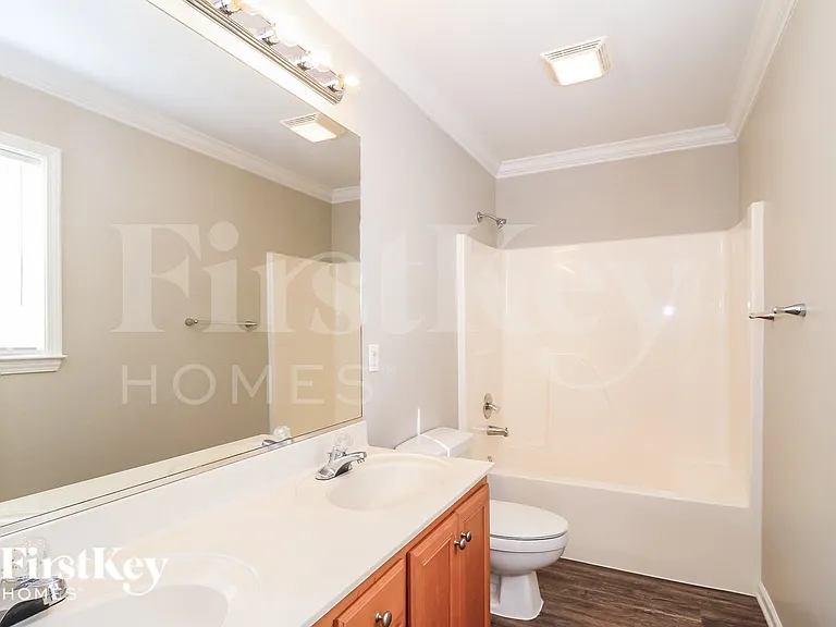 699 Hitchcock Way — Photo 9