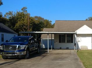 230 Hill Terrace Dr, Nederland, TX 77627