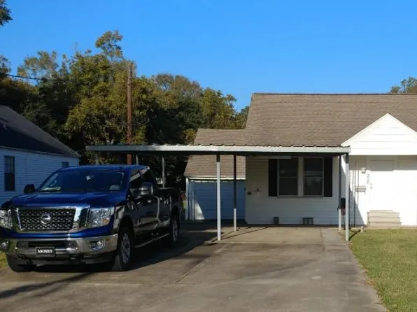 230 Hill Terrace Dr, Nederland, TX 77627