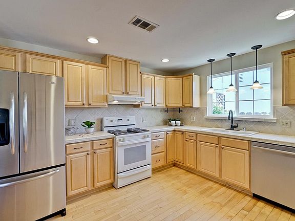 4th image of 2998 Little Wood Ln