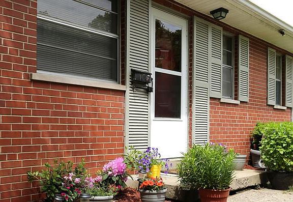 2nd image of 4023 Leesburg Ln APT 18
