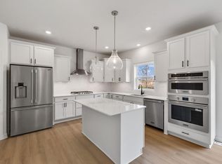 545 Waterford Pl, Waconia, MN 55387