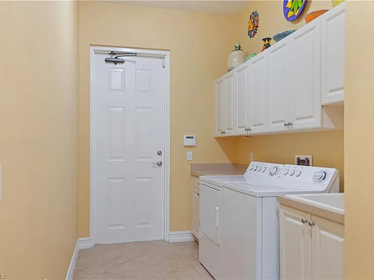 5050 Blauvelt Way #8102 — Photo 11