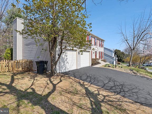 2nd image of 8 Lawhorn Rd