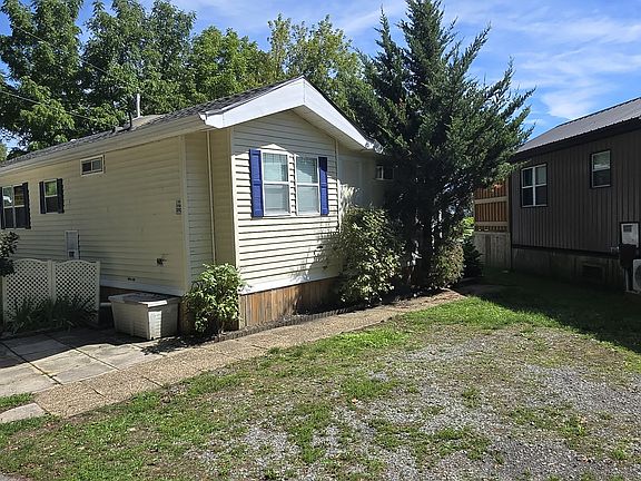 2nd image of 490 Empire Rd #Fsh010