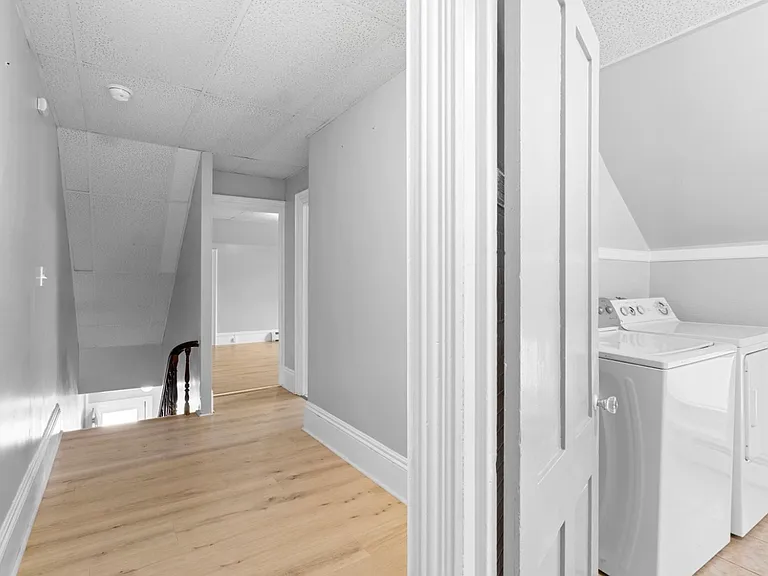 30 Granite St — Photo 2