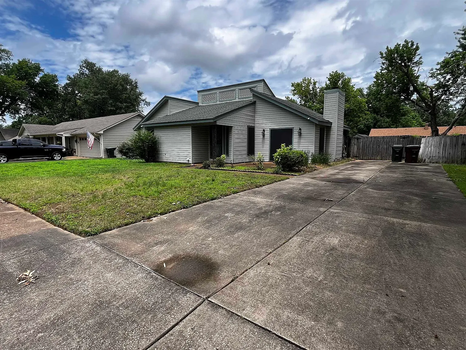 4 bed, 2.0 bath, 1557 sqft, $1,975 — Photo 2