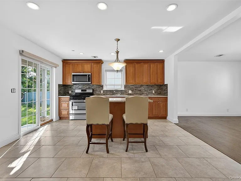 8 Lee Gray Ct — Photo 15