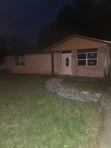 412 Magnolia St Photo 1