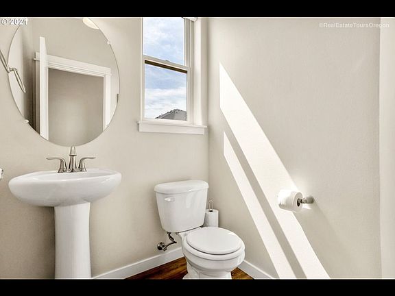 5th image of 5909 NE 38th Ct